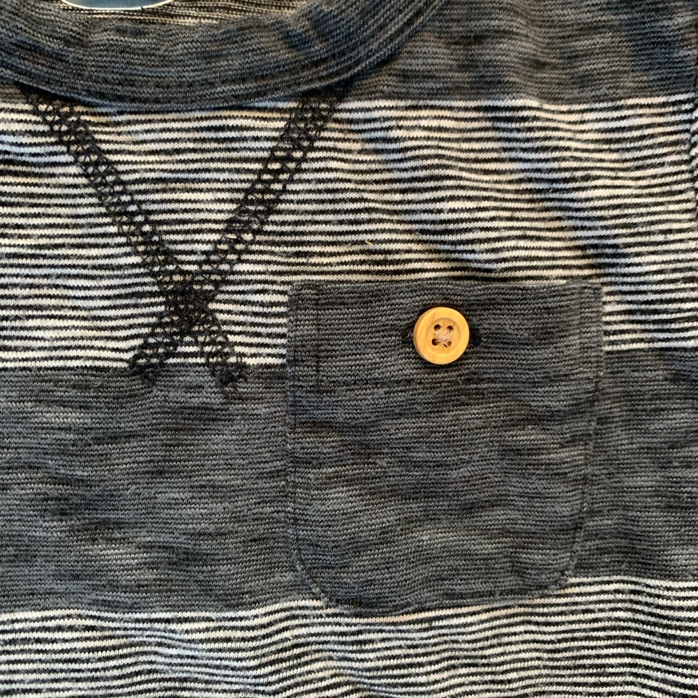 2T shirt - Picture 3 of 3